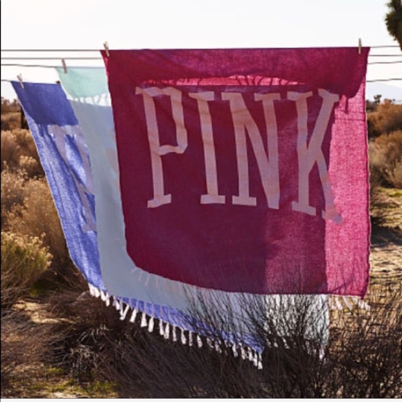 NIP VS PINK TASSEL BEACH BLANKET RUBY - Picture 2 of 4